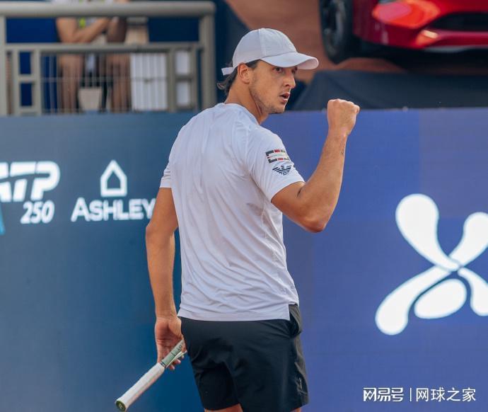 乐鱼体育-张帅决胜盘力竭无缘决赛,球迷支招梅总等快跑,小紫薇偷拿冠军