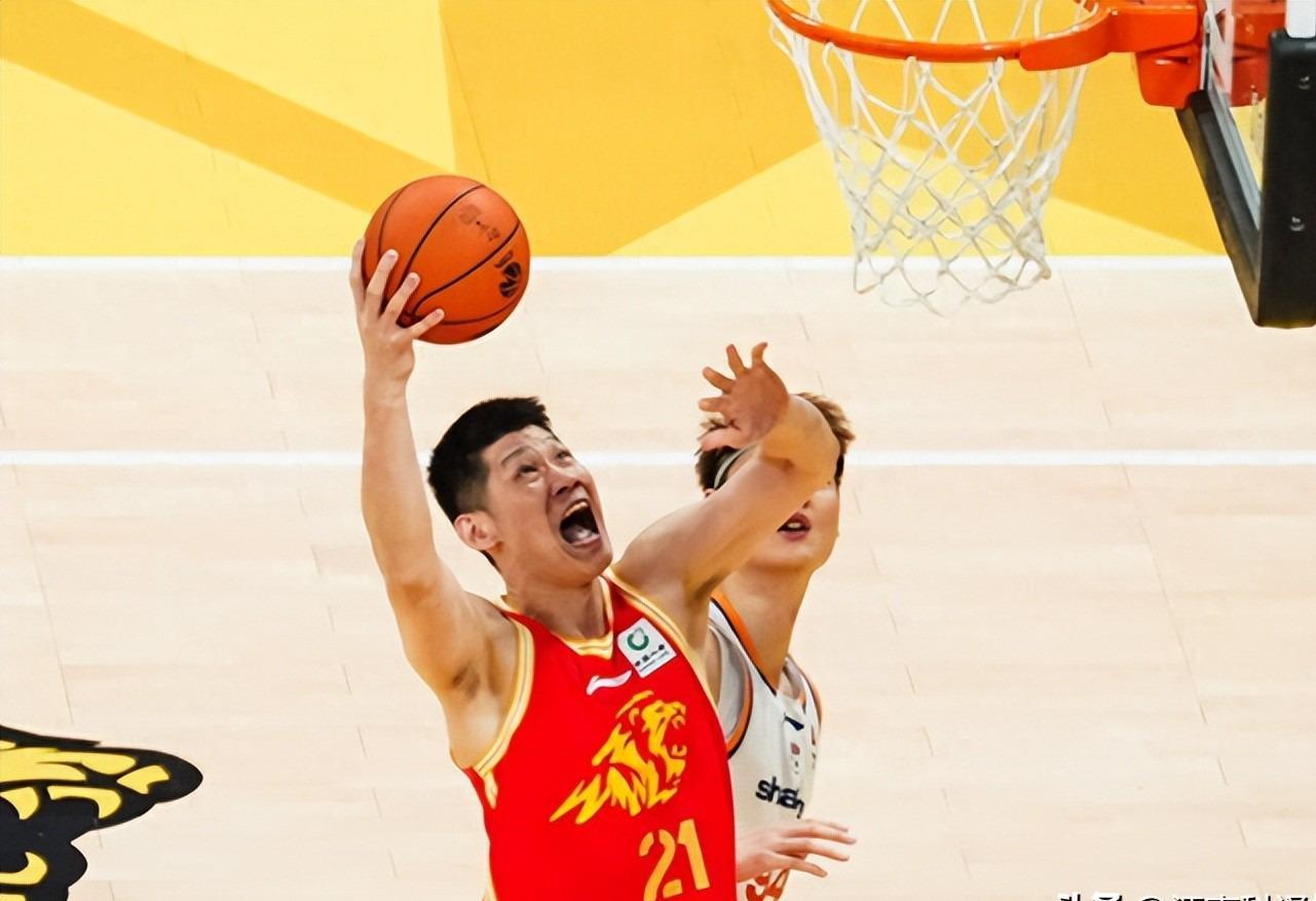 乐鱼体育-绝妙调整！广厦101-93击败上海挽回颜面，王博“弃2人”是关键