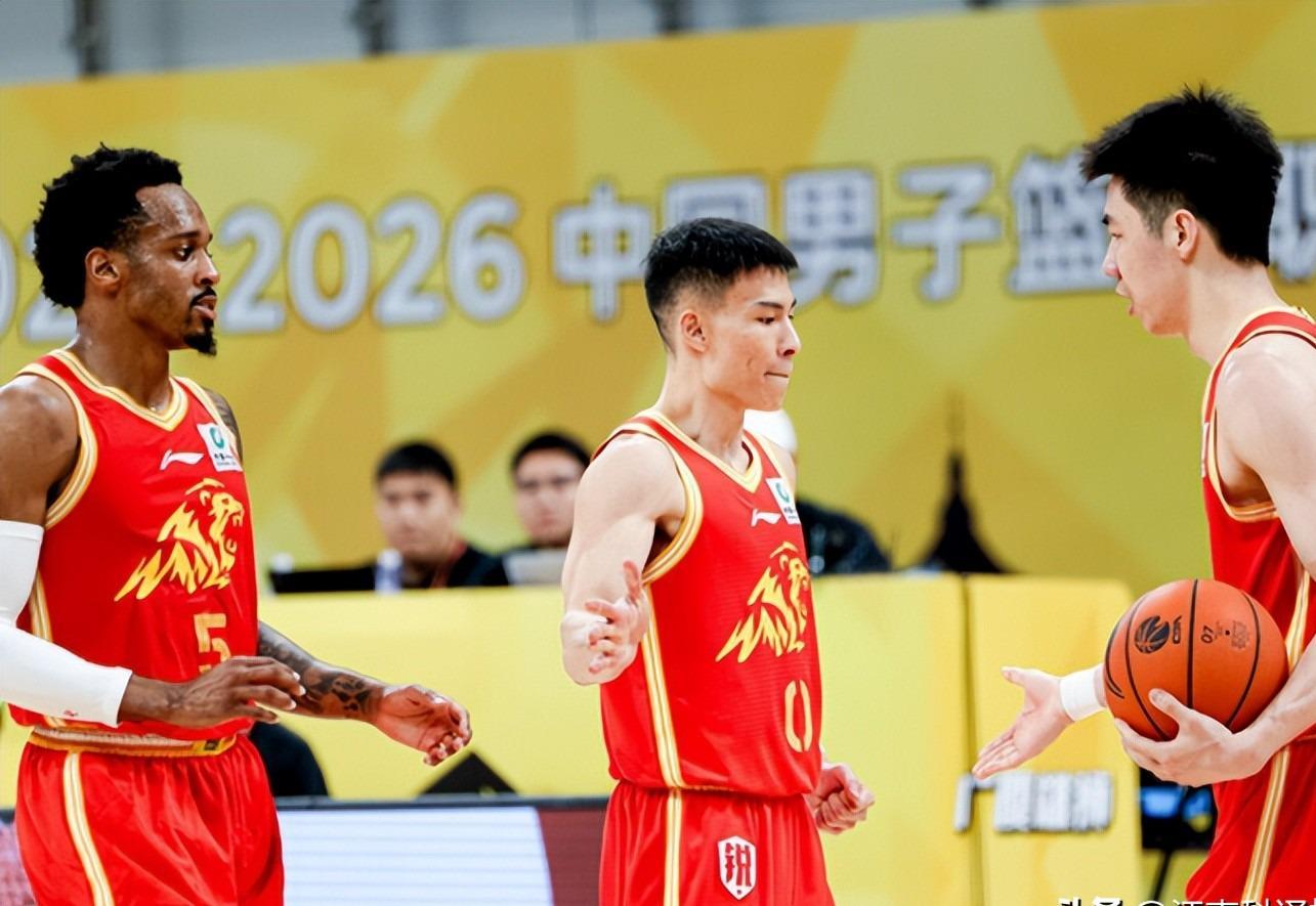 乐鱼体育-绝妙调整！广厦101-93击败上海挽回颜面，王博“弃2人”是关键